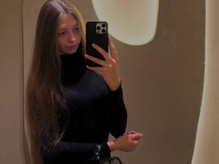 cam girl chat room RoxanneSpector