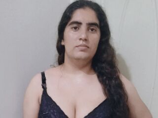 camwhore masturbating with vibrator SafinaAngel