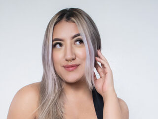 fingering webcamgirl SamanthaSain