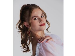 cam strip tease SharriLangolf