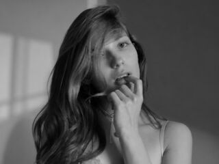 camslut topless SophieLix