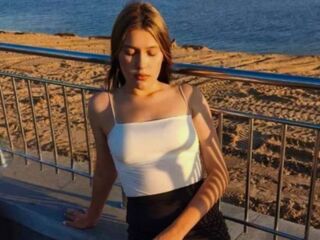 naughty cam bitch SuziBarringer