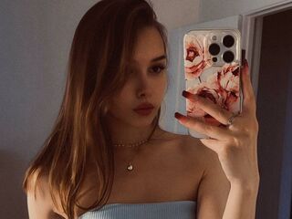 camgirl playing with sex toy TarenLeonetti
