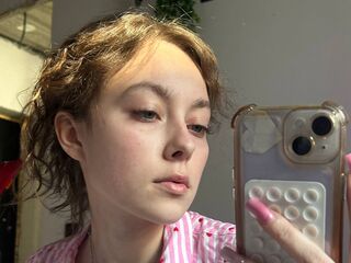 camgirl photo ThuyThorstad