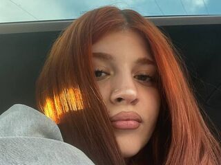 naked webcamgirl VelmaraJoy