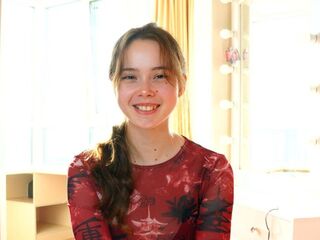 cam girl playing with dildo ViriniaFlores