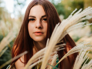 naughty camgirl masturbating with vibrator ZilaraSweety